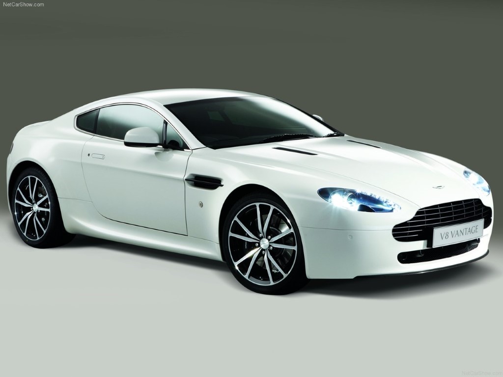 Aston Martin Vantage 4.7 N420 (Automatic)